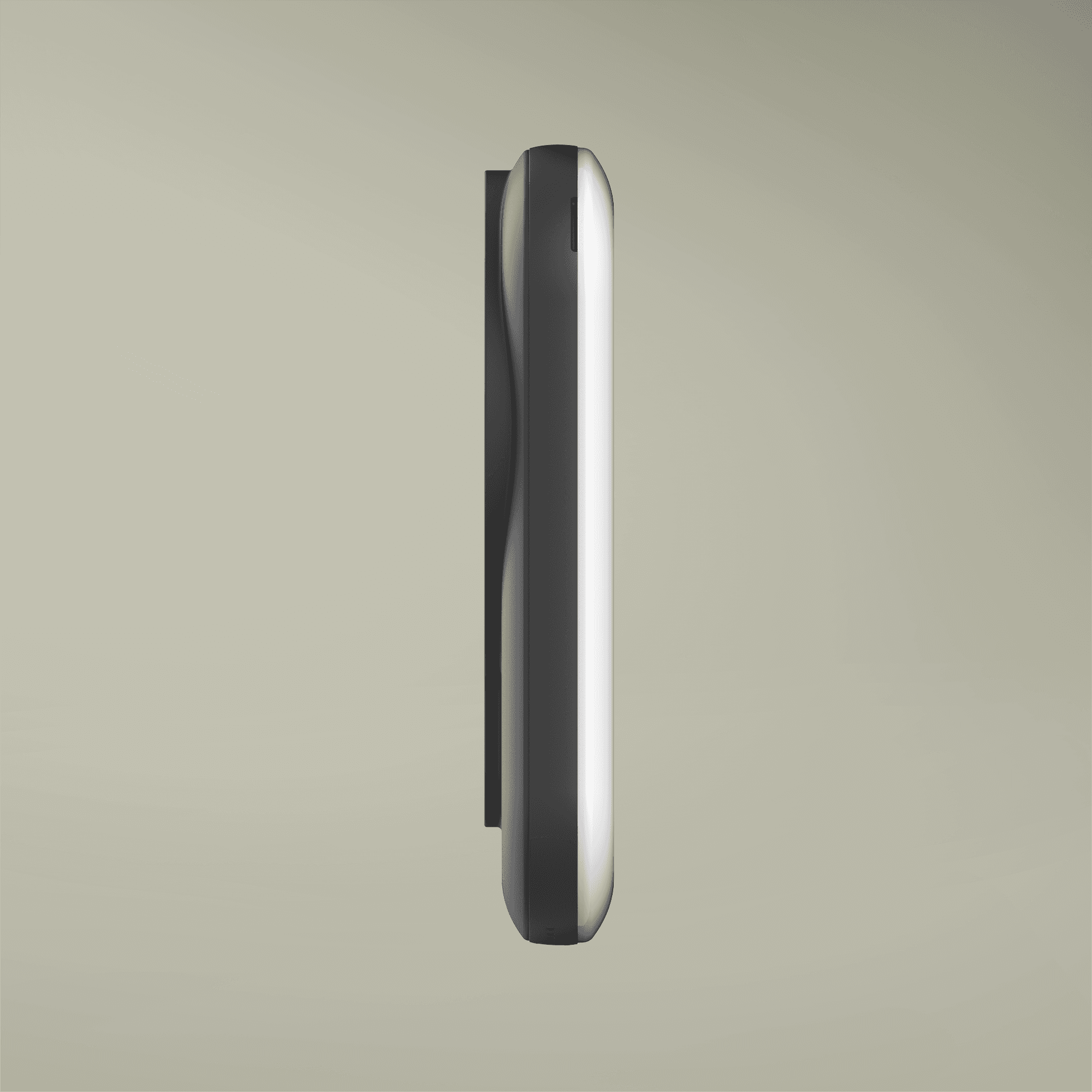 Plain magnetic powerbank, front view — view 4