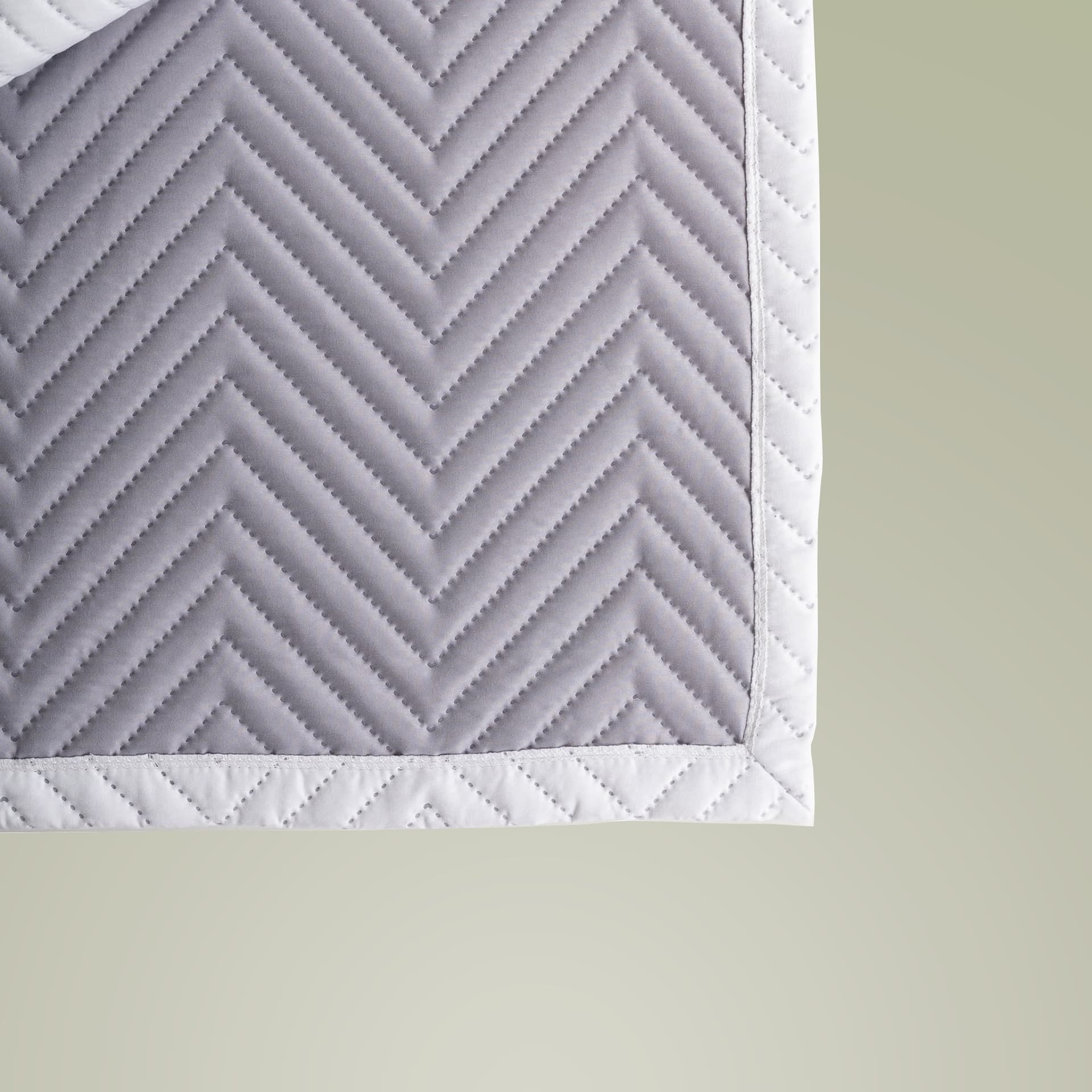 Plain quilted placemat, front view